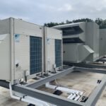 Sistema VRV Daikin instalado em cobertura — Projeto ar-condicionado comercial — Engenhario Rio de Janeiro